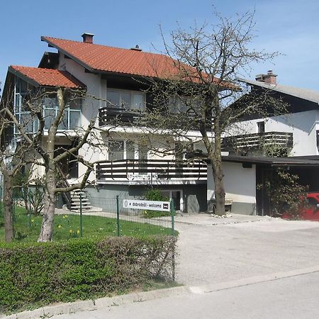 Rooms And Apartment Na Poljani Škofja Loka Exterior foto